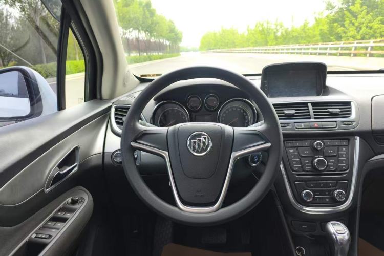 Used Buick Encore 2015 1.4T Automatic Two-Wheel Drive Urban Elite Version Steering Wheel