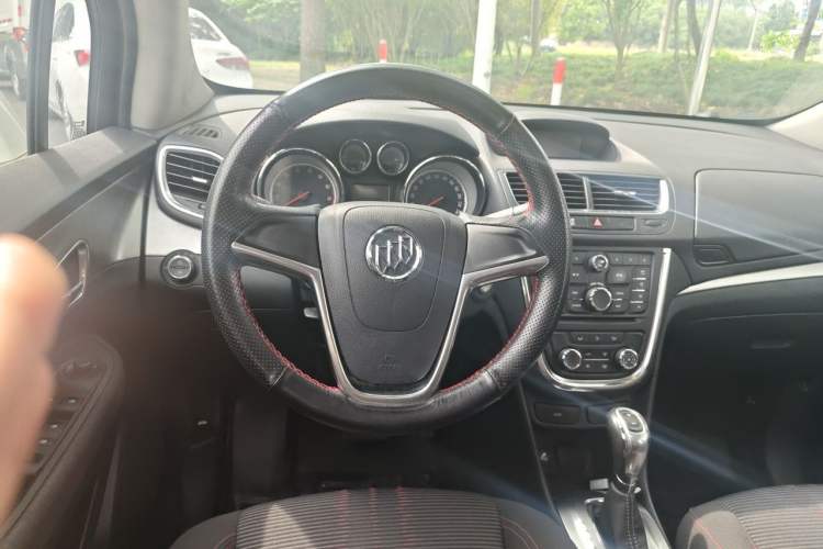 Used Buick Encore 2015 1.4T Automatic Two-Wheel Drive Urban Elite Version Steering Wheel