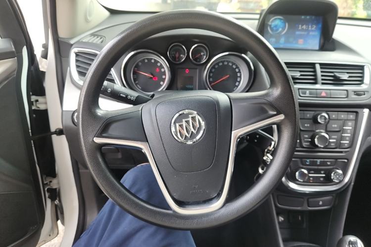 Used Buick Encore 2015 1.4T Manual Two-Wheel Drive Urban Advanced Model Steering Wheel