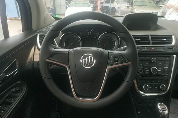 Used Buick Encore 2015 1.4T Automatic Two-Wheel Drive Urban Leading Model Steering Wheel