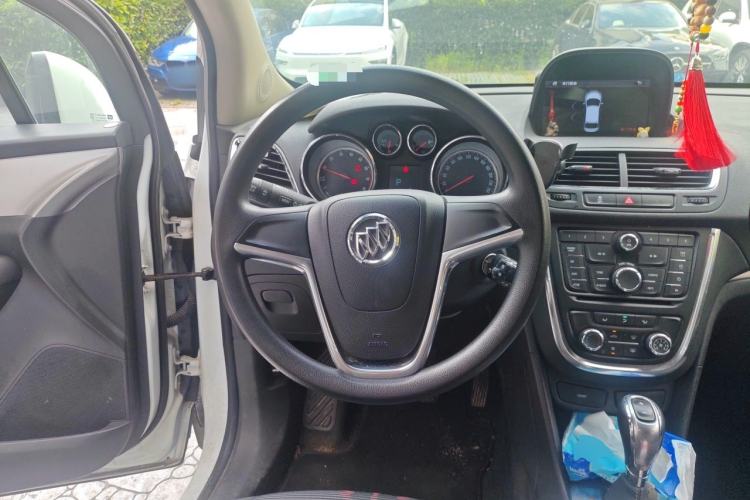Used Buick Encore 2015 1.4T Automatic Two-Wheel Drive Urban Elite Version Steering Wheel