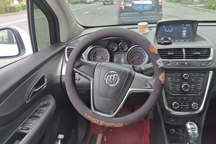 Used Buick Encore 2015 1.4T Automatic Two-Wheel Drive Urban Elite Version Steering Wheel