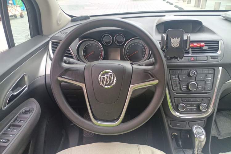 Used Buick Encore 2015 1.4T Automatic Two-Wheel Drive Urban Elite Version Steering Wheel