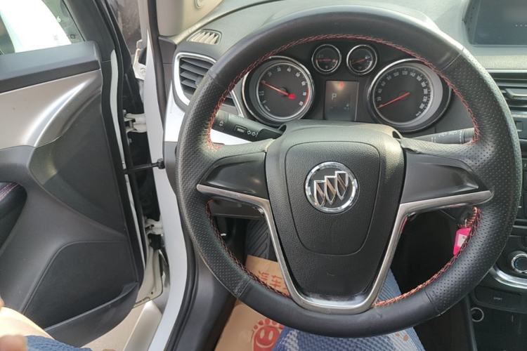 Used Buick Encore 2015 1.4T Automatic Two-Wheel Drive Urban Elite Version Steering Wheel