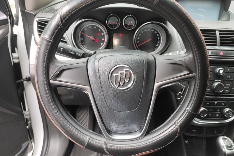Used Buick Encore 2015 1.4T Automatic Two-Wheel Drive Urban Elite Version Steering Wheel