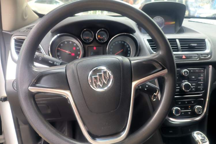 Used Buick Encore 2015 1.4T Automatic Two-Wheel Drive Urban Elite Version Steering Wheel