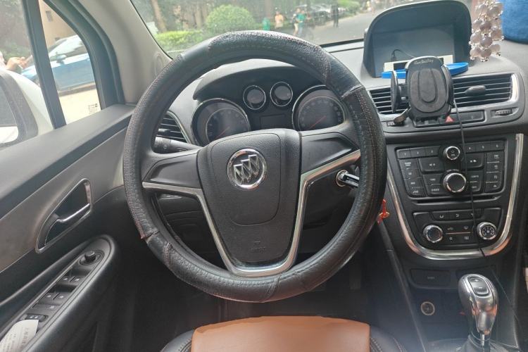 Used Buick Encore 2015 1.4T Automatic Two-Wheel Drive Urban Elite Version Steering Wheel