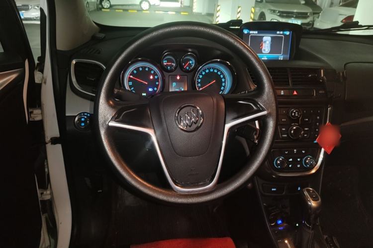 Used Buick Encore 2015 1.4T Automatic Two-Wheel Drive Urban Elite Version Steering Wheel