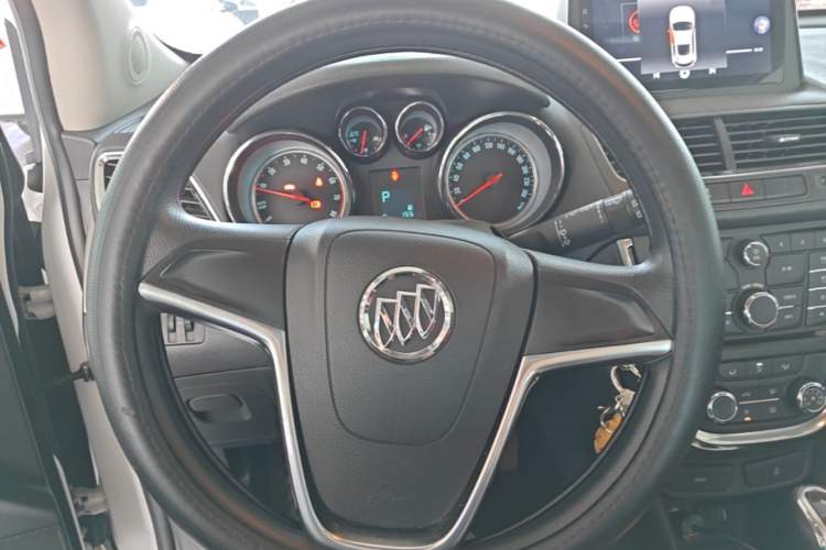 Used Buick Encore 2015 1.4T Automatic Two-Wheel Drive Urban Elite Version Steering Wheel