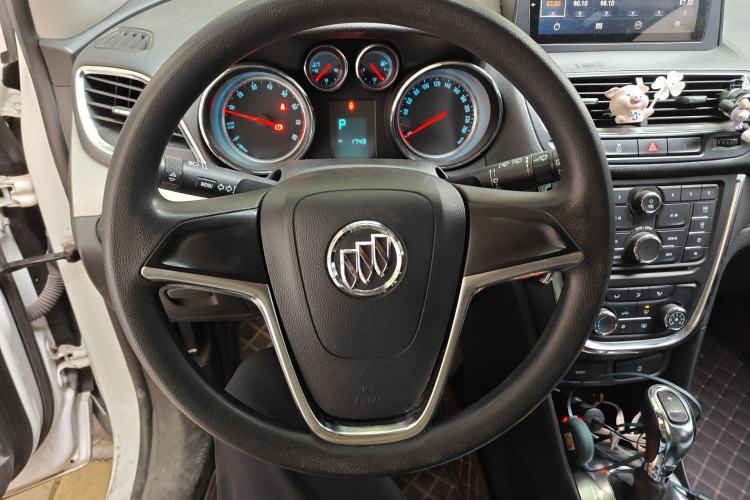 Used Buick Encore 2015 1.4T Automatic Two-Wheel Drive Urban Elite Version Steering Wheel