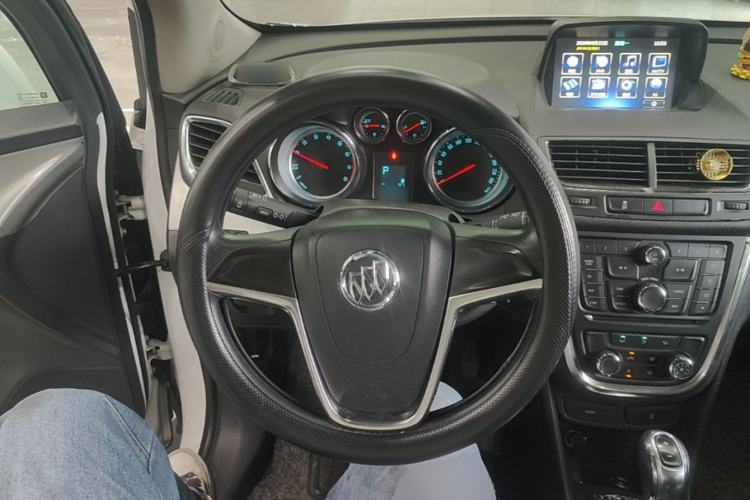 Used Buick Encore 2015 1.4T Automatic Two-Wheel Drive Urban Elite Version Steering Wheel