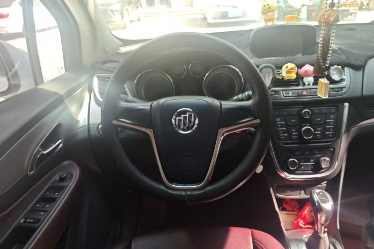 Used Buick Encore 2015 1.4T Automatic Two-Wheel Drive Urban Elite Version Steering Wheel