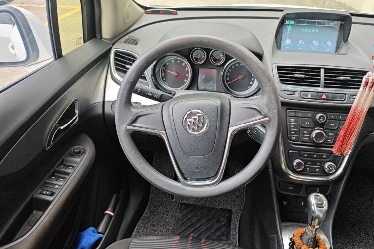 Used Buick Encore 2015 1.4T Automatic Two-Wheel Drive Urban Elite Version Steering Wheel