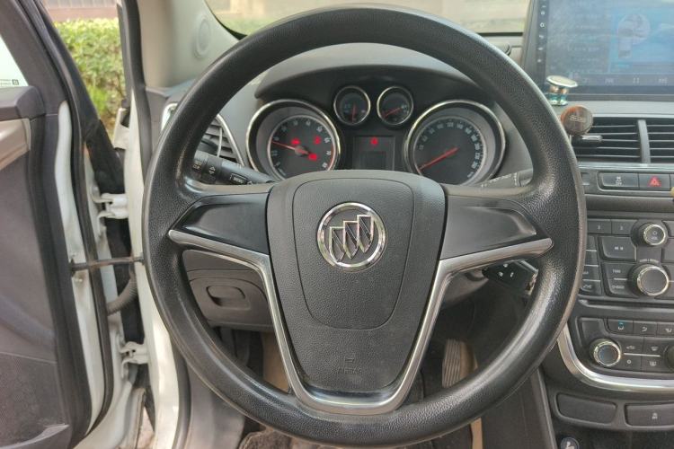 Used Buick Encore 2015 1.4T Manual Two-Wheel Drive Urban Advanced Model Steering Wheel