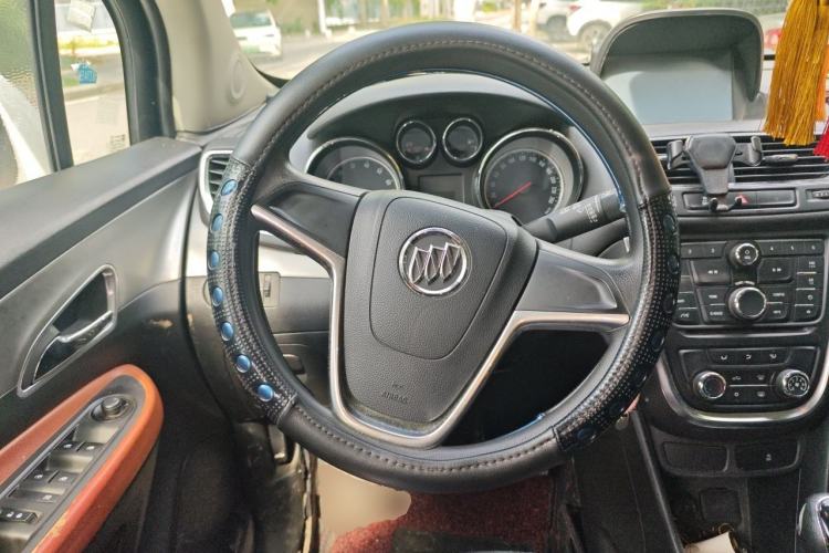 Used Buick Encore 2015 1.4T Manual Two-Wheel Drive Urban Advanced Model Steering Wheel