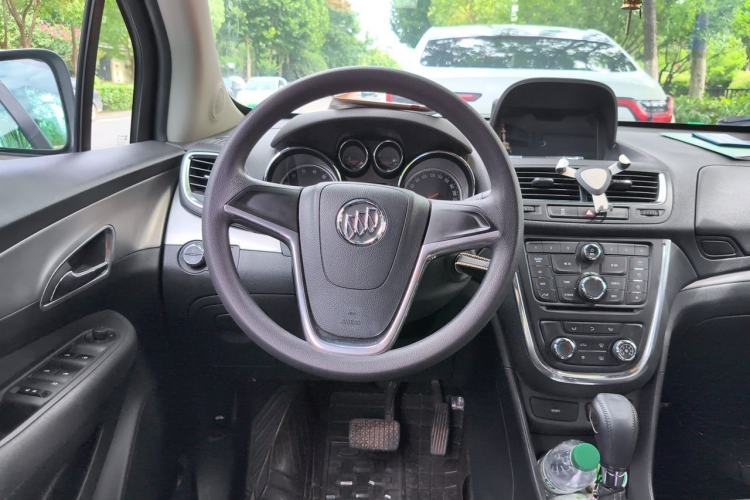 Used Buick Encore 2015 1.4T Automatic Two-Wheel Drive Urban Elite Version Steering Wheel