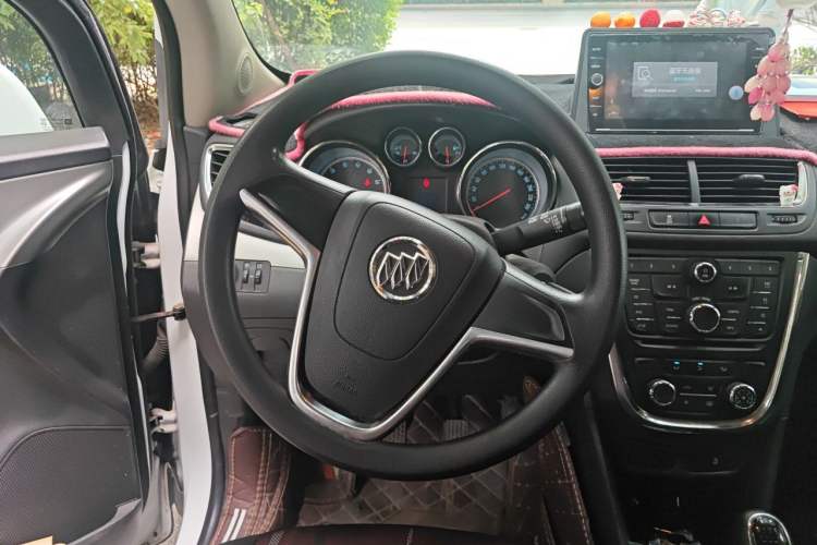 Used Buick Encore 2015 1.4T Manual Two-Wheel Drive Urban Advanced Model Steering Wheel
