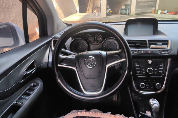 Used Buick Encore 2015 1.4T Automatic Two-Wheel Drive Urban Elite Version Steering Wheel
