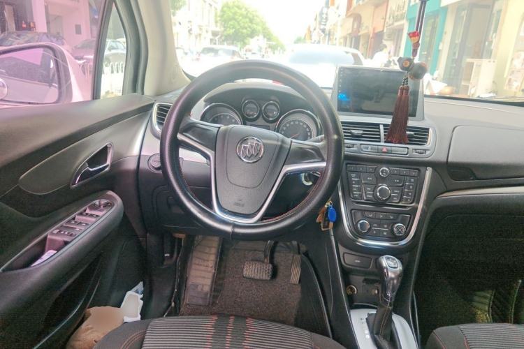 Used Buick Encore 2015 1.4T Automatic Two-Wheel Drive Urban Elite Version Steering Wheel