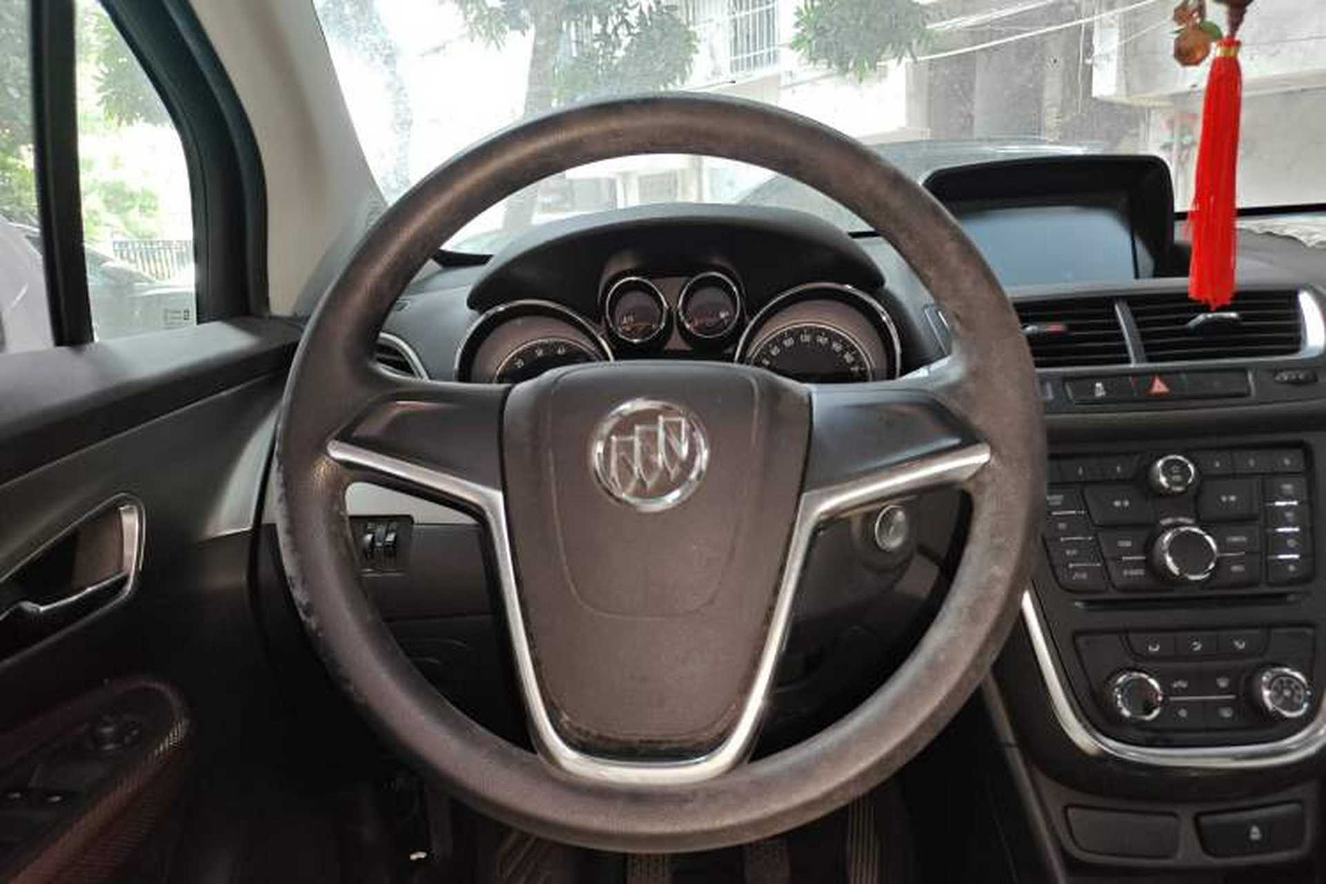 Used Buick Encore 2015 1.4T Manual Two-Wheel Drive Urban Advanced Model Steering Wheel