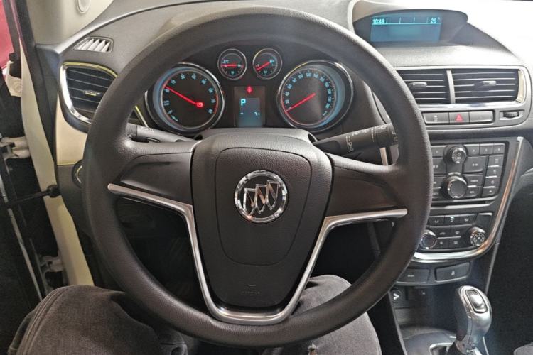 Used Buick Encore 2015 1.4T Automatic Two-Wheel Drive Urban Elite Version Steering Wheel
