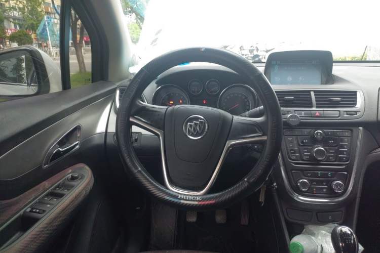 Used Buick Encore 2015 1.4T Manual Two-Wheel Drive Urban Advanced Model Steering Wheel