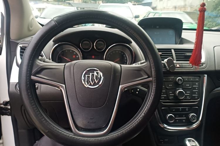 Used Buick Encore 2015 1.4T Automatic Two-Wheel Drive Urban Elite Version Steering Wheel