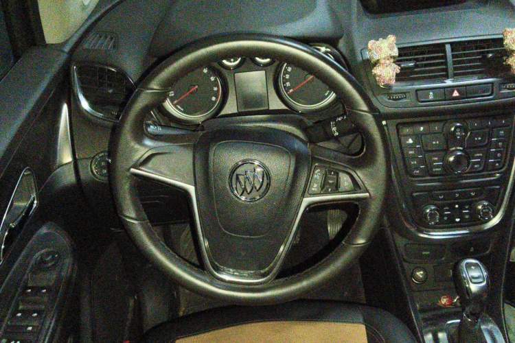 Used Buick Encore 2015 1.4T Automatic Two-Wheel Drive Urban Leading Model Steering Wheel