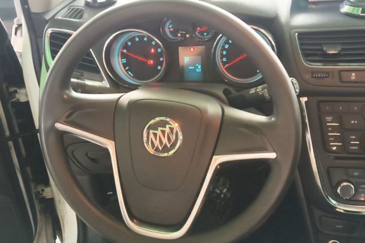Used Buick Encore 2015 1.4T Automatic Two-Wheel Drive Urban Elite Version Steering Wheel
