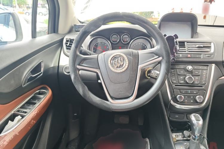 Used Buick Encore 2015 1.4T Automatic Two-Wheel Drive Urban Elite Version Steering Wheel