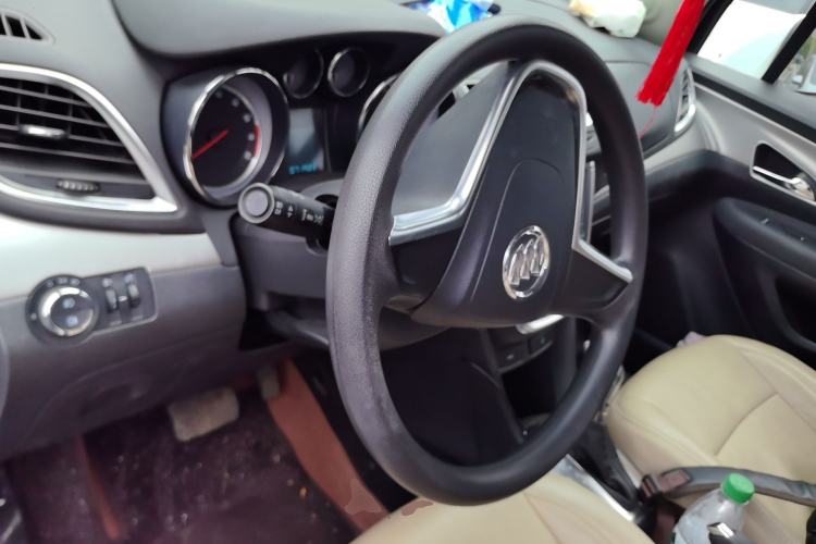 Used Buick Encore 2015 1.4T Automatic Two-Wheel Drive Urban Elite Version Steering Wheel