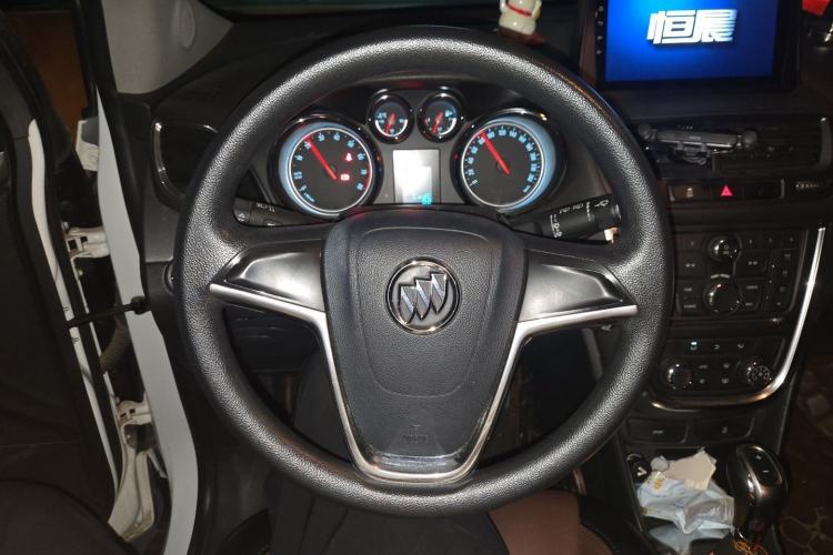 Used Buick Encore 2015 1.4T Automatic Two-Wheel Drive Urban Elite Version Steering Wheel