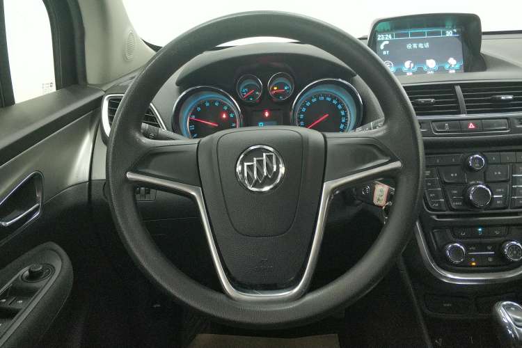 Used Buick Encore 2015 1.4T Automatic Two-Wheel Drive Urban Elite Version Steering Wheel
