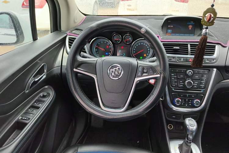 Used Buick Encore 2015 1.4T Automatic Two-Wheel Drive Urban Leading Model Steering Wheel
