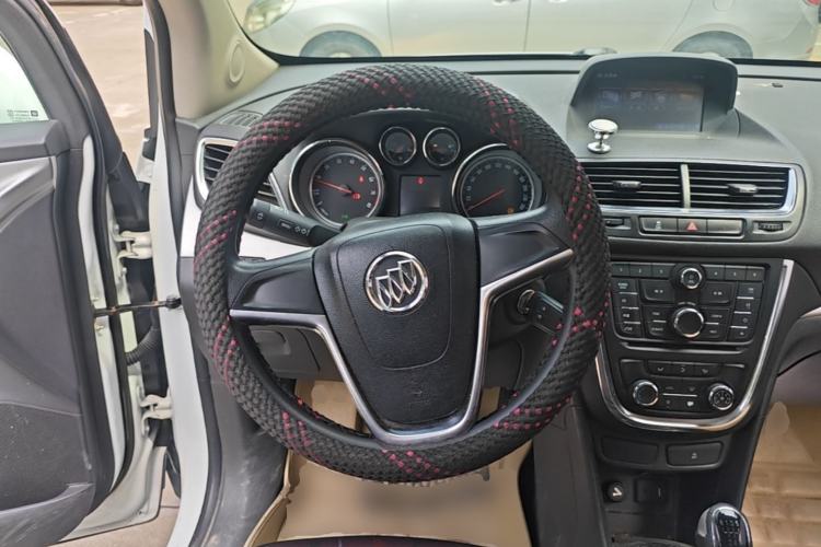Used Buick Encore 2015 1.4T Manual Two-Wheel Drive Urban Advanced Model Steering Wheel