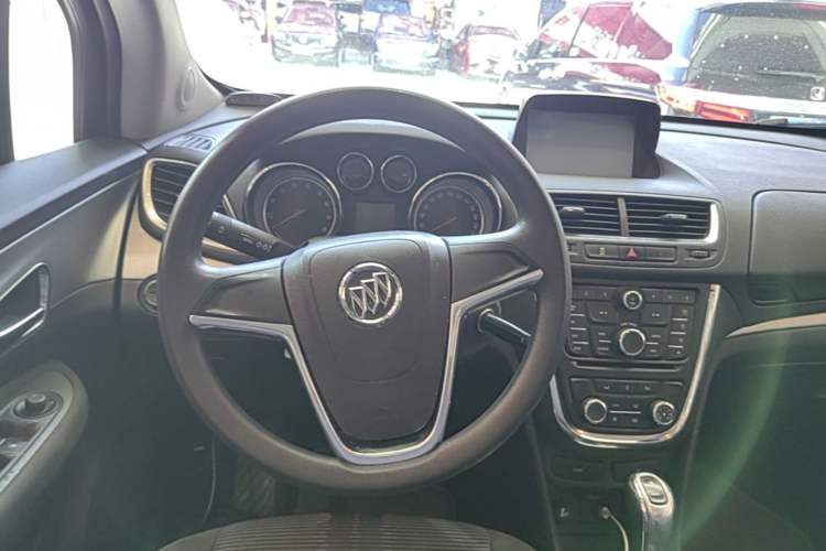 Used Buick Encore 2015 1.4T Automatic Two-Wheel Drive Urban Elite Version Steering Wheel