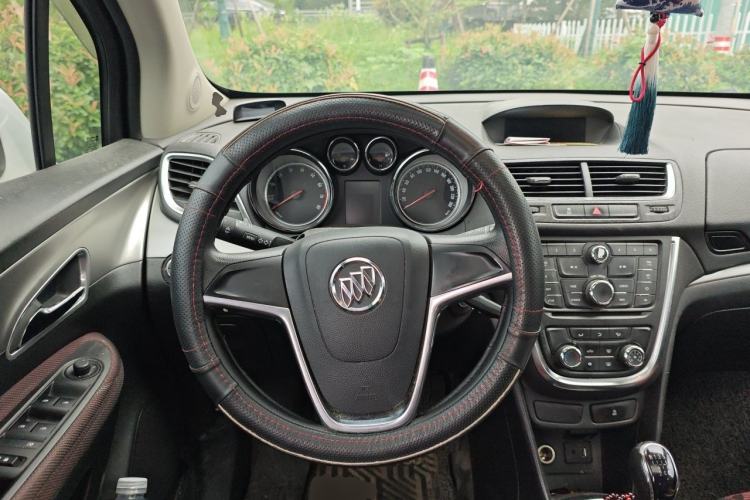 Used Buick Encore 2015 1.4T Manual Two-Wheel Drive Urban Advanced Model Steering Wheel