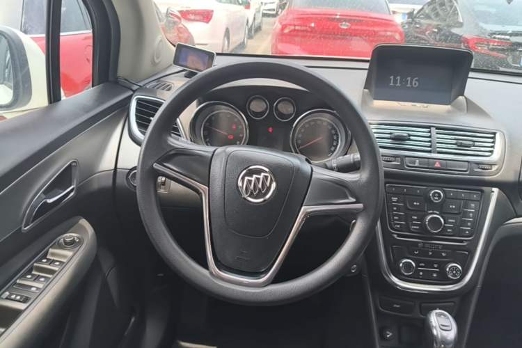 Used Buick Encore 2015 1.4T Automatic Two-Wheel Drive Urban Elite Version Steering Wheel
