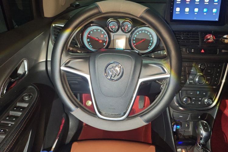 Used Buick Encore 2015 1.4T Automatic Two-Wheel Drive Urban Elite Version Steering Wheel