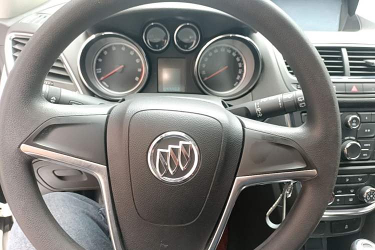 Used Buick Encore 2015 1.4T Automatic Two-Wheel Drive Urban Elite Version Steering Wheel