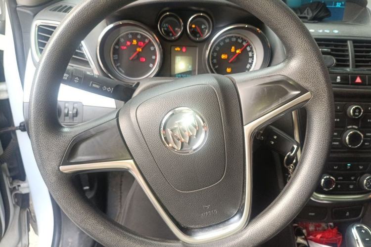 Used Buick Encore 2015 1.4T Automatic Two-Wheel Drive Urban Elite Version Steering Wheel