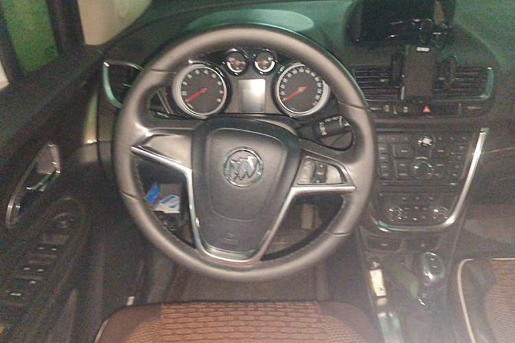 Used Buick Encore 2015 1.4T Automatic Two-Wheel Drive Urban Leading Model Steering Wheel