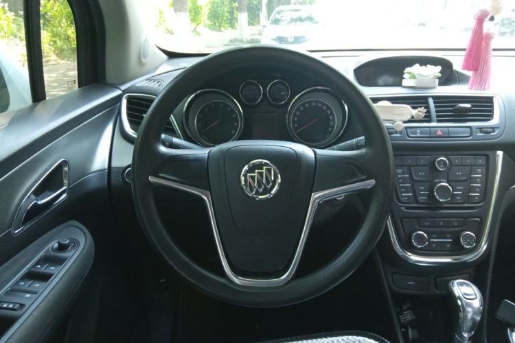 Used Buick Encore 2015 1.4T Automatic Two-Wheel Drive Urban Elite Version Steering Wheel