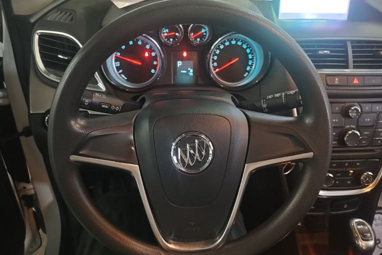 Used Buick Encore 2015 1.4T Automatic Two-Wheel Drive Urban Elite Version Steering Wheel
