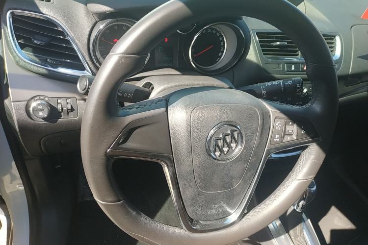 Used Buick Encore 2015 1.4T Automatic Two-Wheel Drive Urban Leading Model Steering Wheel