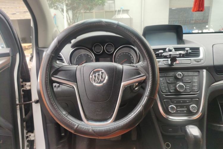 Used Buick Encore 2015 1.4T Automatic Two-Wheel Drive Urban Elite Version Steering Wheel
