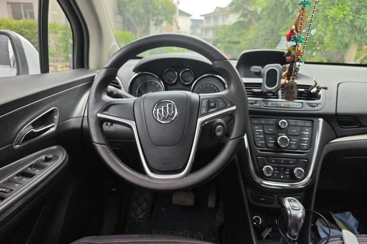Used Buick Encore 2015 1.4T Automatic Two-Wheel Drive Urban Leading Model Steering Wheel