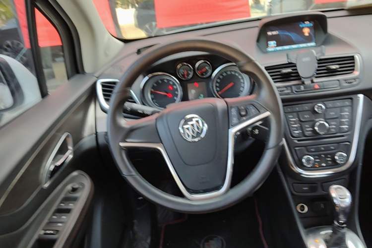 Used Buick Encore 2015 1.4T Automatic Two-Wheel Drive Urban Leading Model Steering Wheel