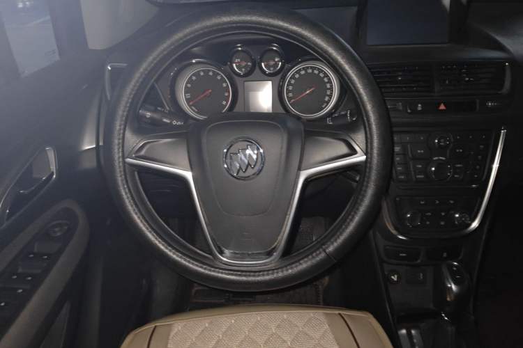 Used Buick Encore 2015 1.4T Automatic Two-Wheel Drive Urban Elite Version Steering Wheel