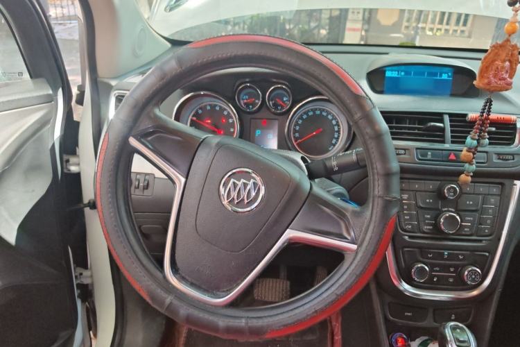 Used Buick Encore 2015 1.4T Automatic Two-Wheel Drive Urban Elite Version Steering Wheel